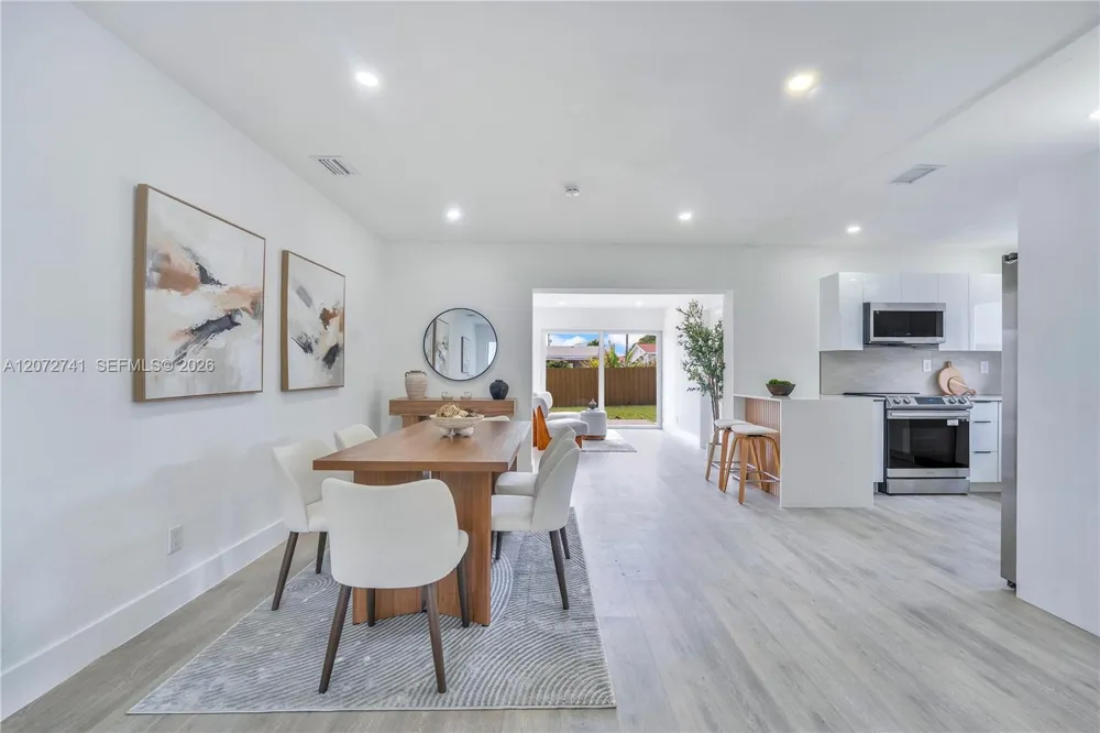 40 SE 3RD TERR Dania Beach, FL 33004