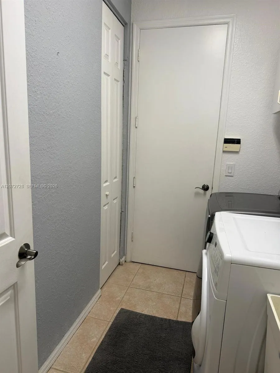 19162 SW 65th St Fort Lauderdale, FL 33332