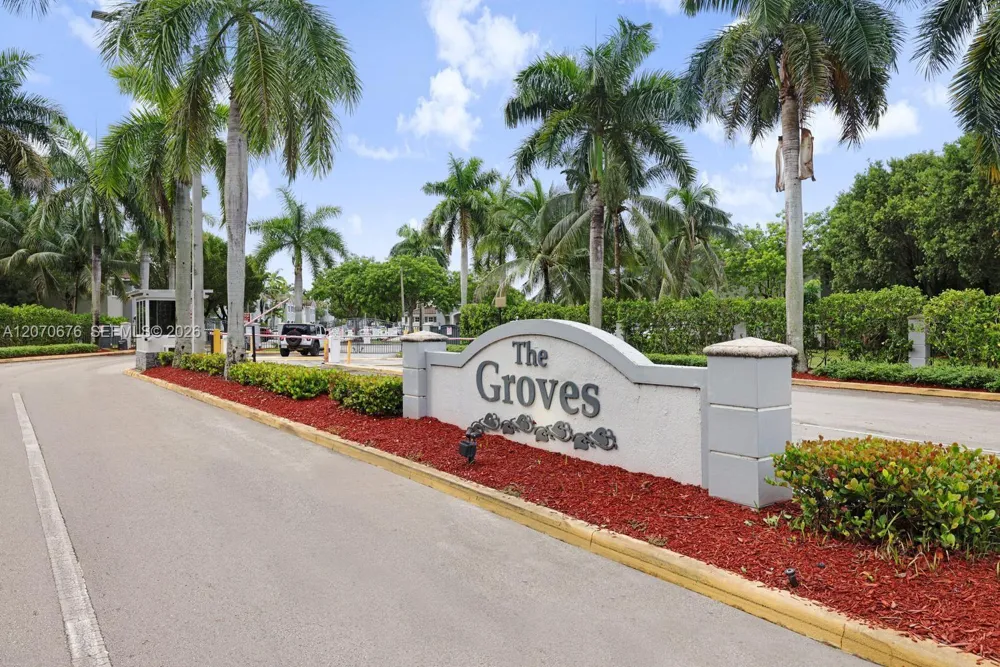 1700 SE 31st Ct Homestead, FL 33035