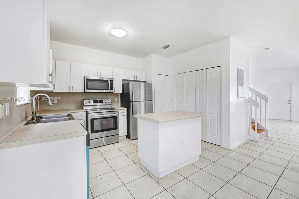 1700 SE 31st Ct Homestead, FL 33035