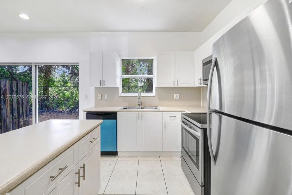 1700 SE 31st Ct Homestead, FL 33035