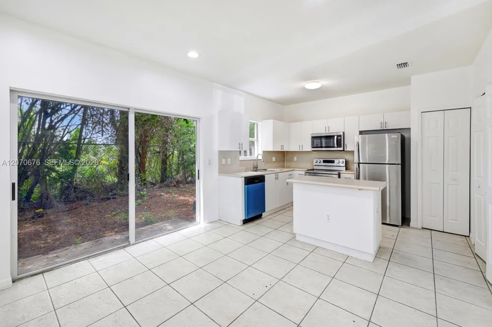 1700 SE 31st Ct Homestead, FL 33035