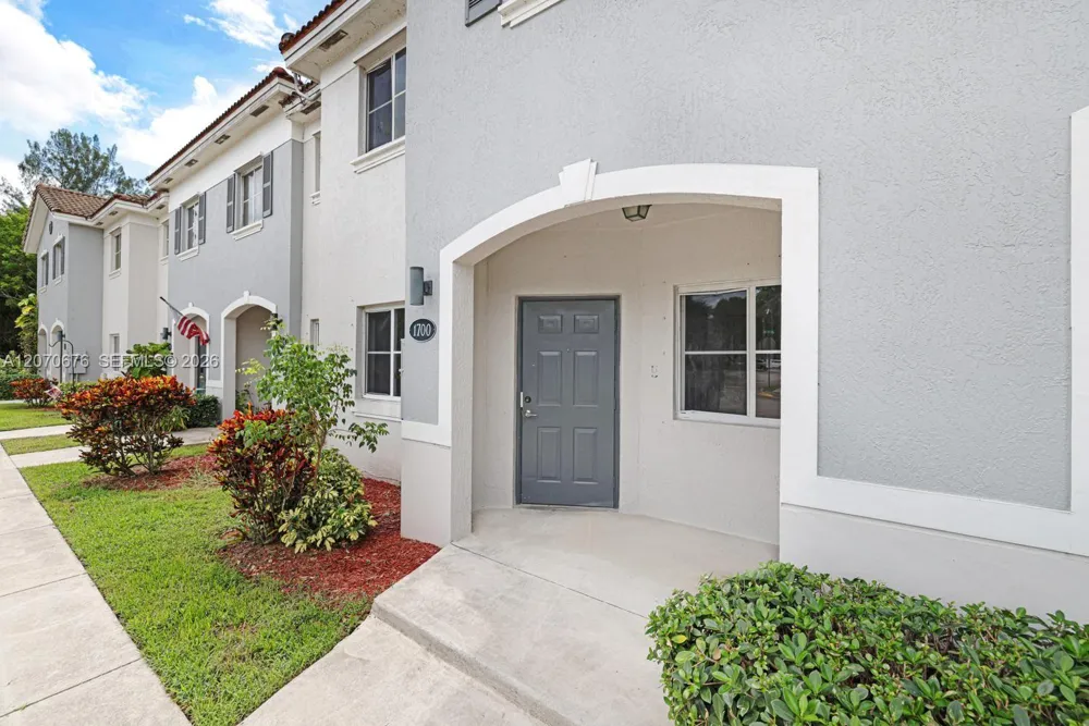 1700 SE 31st Ct Homestead, FL 33035