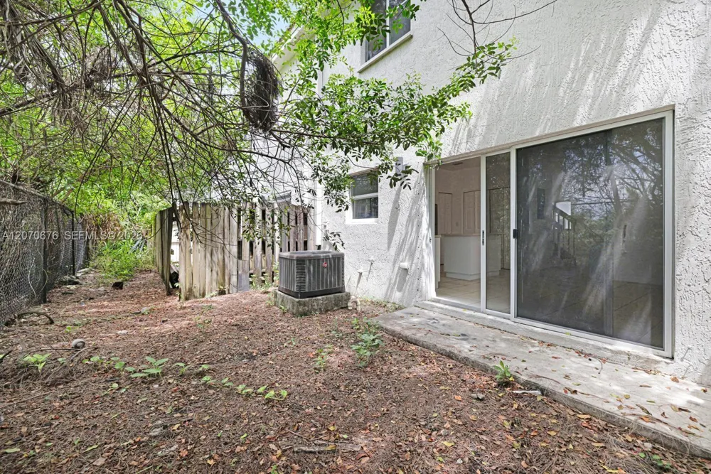 1700 SE 31st Ct Homestead, FL 33035