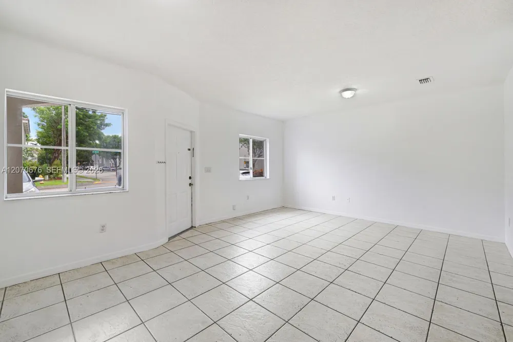 1700 SE 31st Ct Homestead, FL 33035