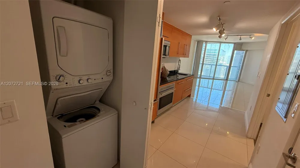 475 Brickell Ave #4408 Miami, FL 33131