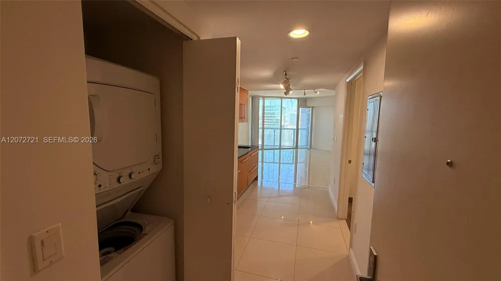 475 Brickell Ave #4408 Miami, FL 33131