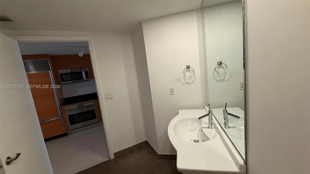 475 Brickell Ave #4408 Miami, FL 33131