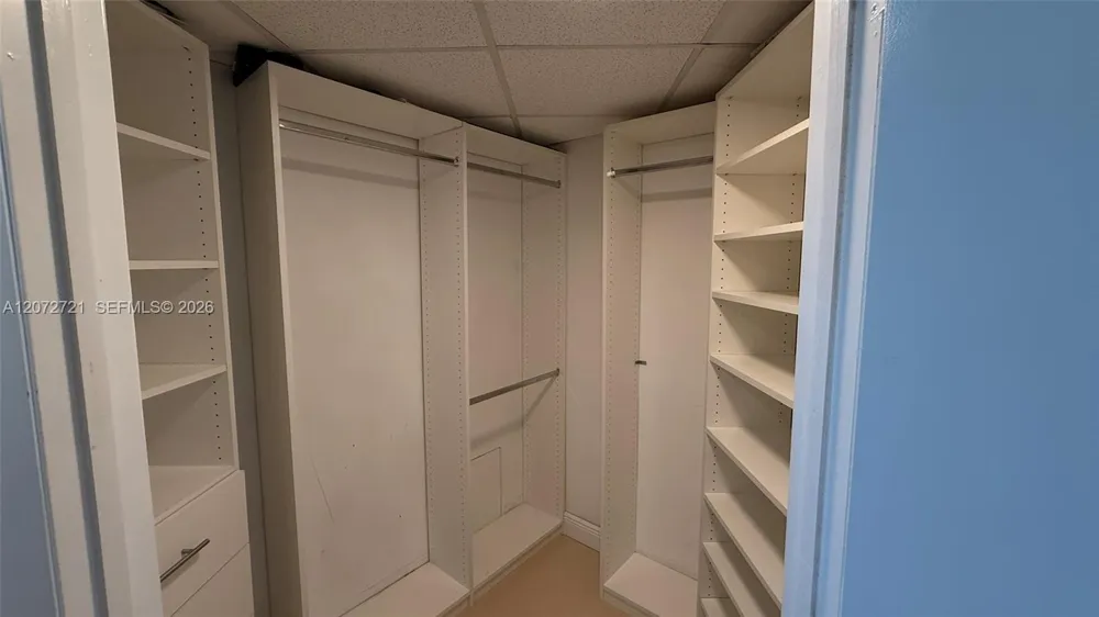 475 Brickell Ave #4408 Miami, FL 33131