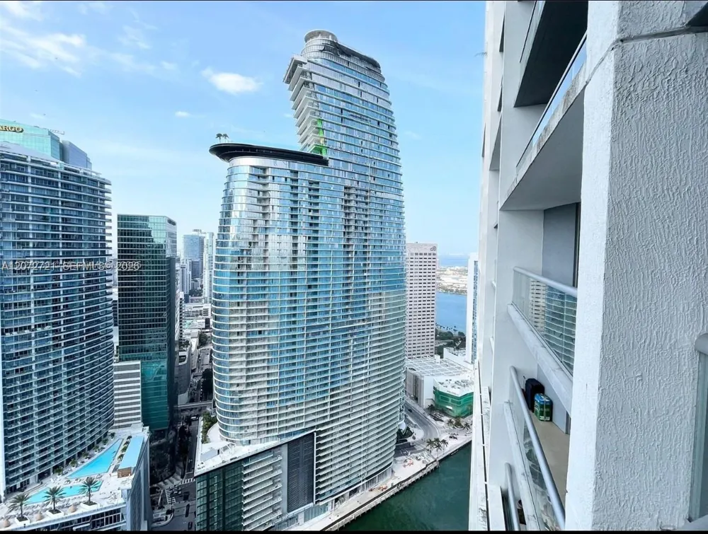 475 Brickell Ave #4408 Miami, FL 33131