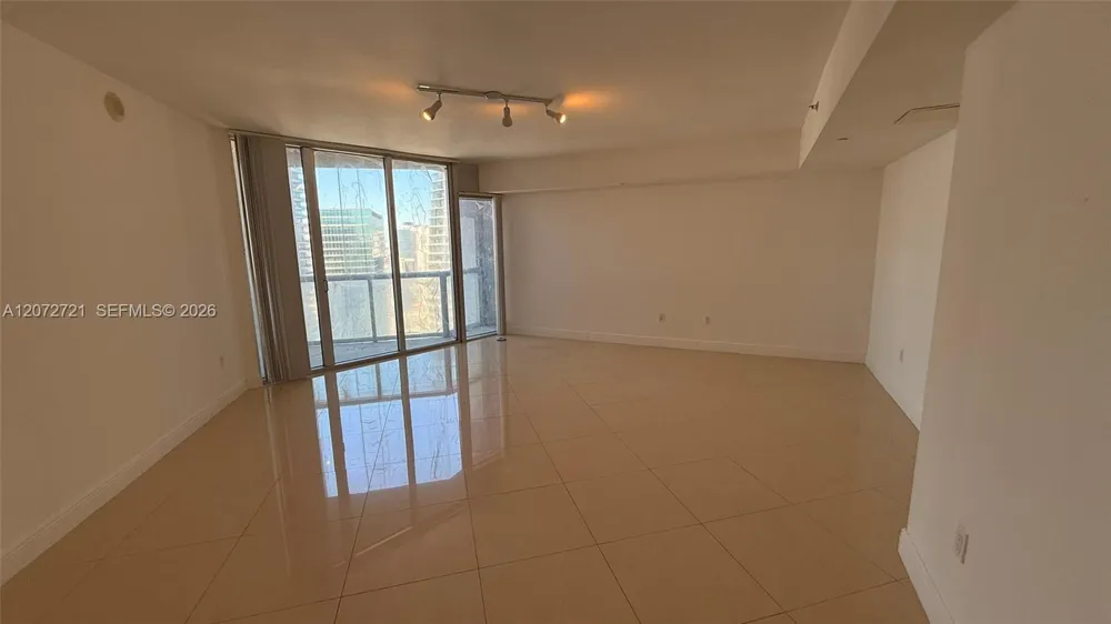 475 Brickell Ave #4408 Miami, FL 33131