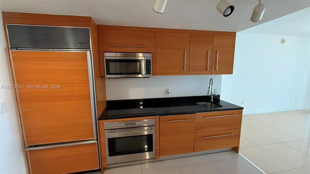 475 Brickell Ave #4408 Miami, FL 33131