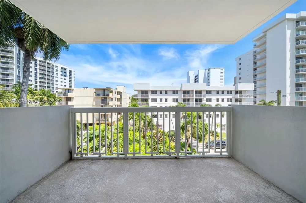1670 Bay Rd #4B Miami Beach, FL 33139