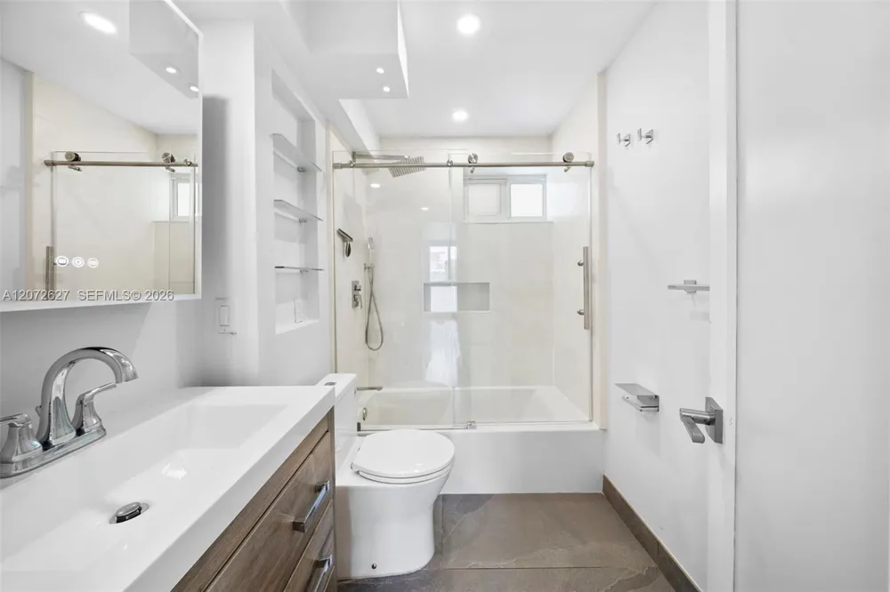 1670 Bay Rd #4B Miami Beach, FL 33139