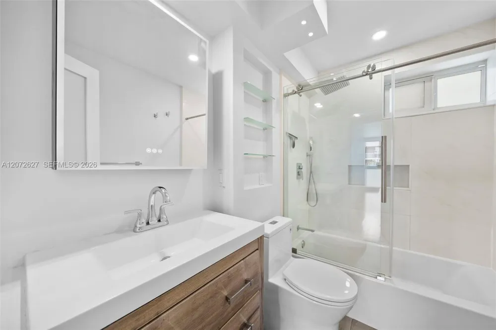 1670 Bay Rd #4B Miami Beach, FL 33139