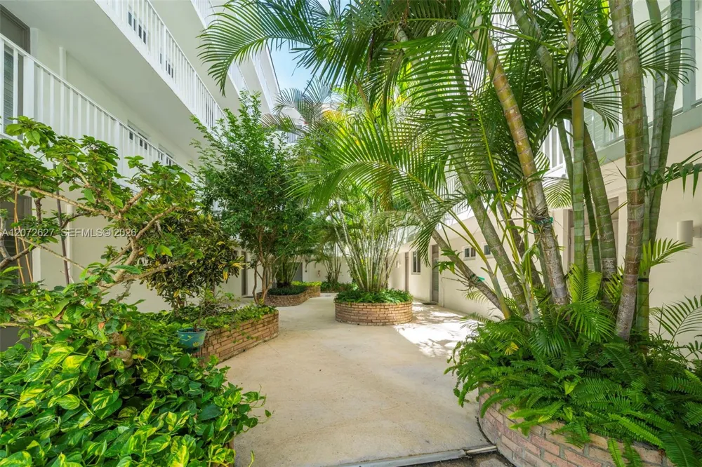 1670 Bay Rd #4B Miami Beach, FL 33139
