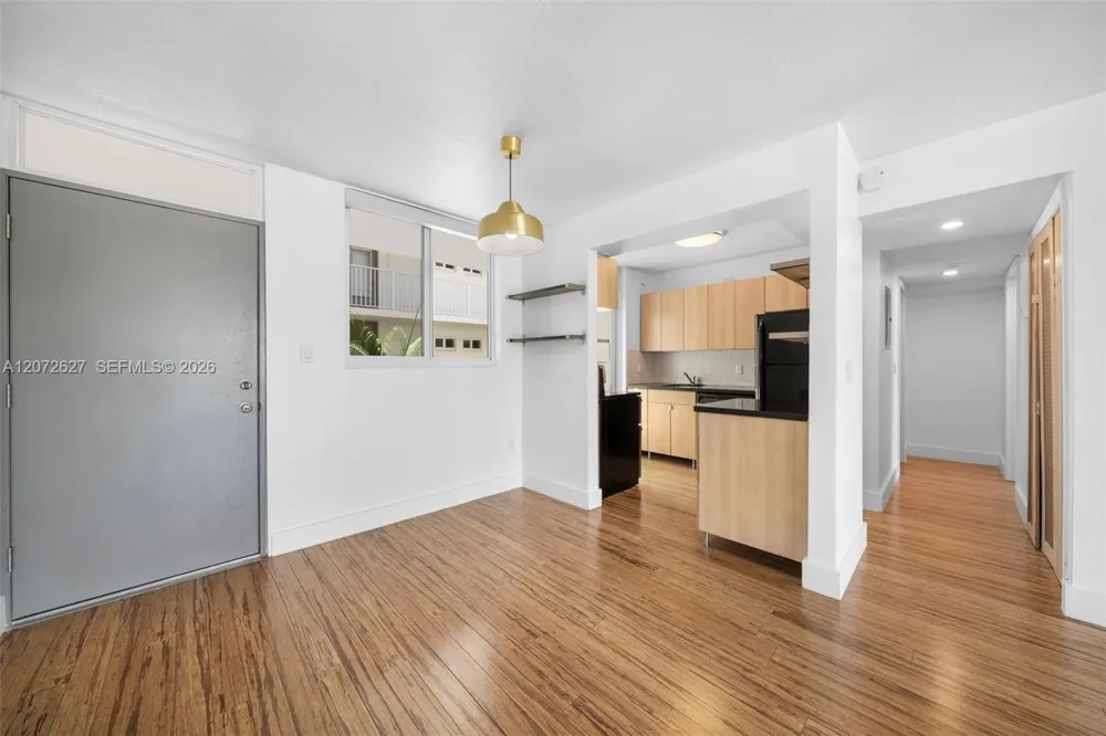 1670 Bay Rd #4B Miami Beach, FL 33139
