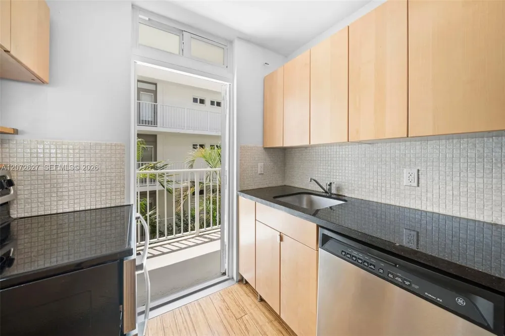 1670 Bay Rd #4B Miami Beach, FL 33139
