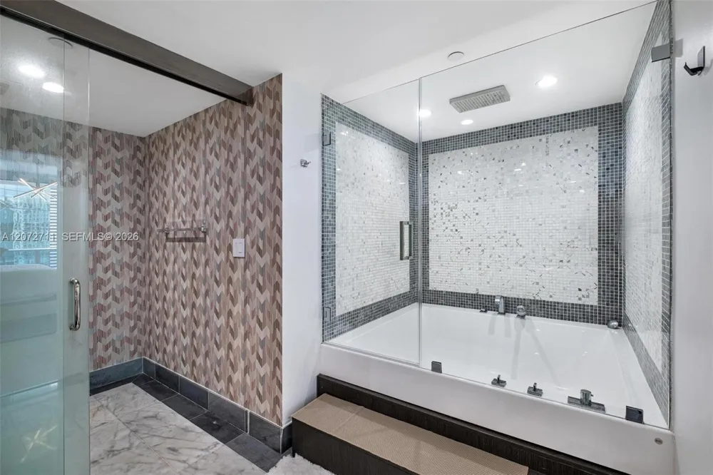 200 Biscayne Boulevard Way #3311 Miami, FL 33131