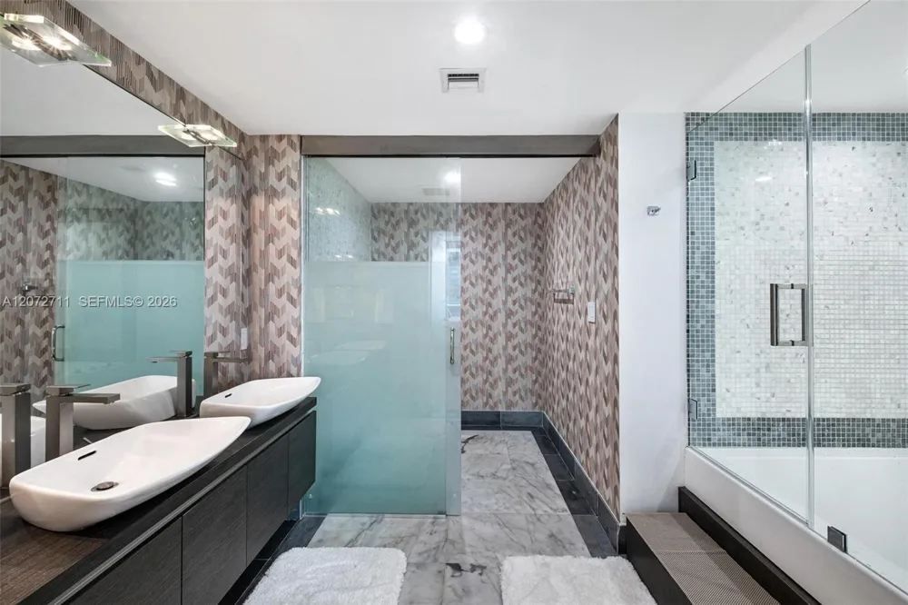 200 Biscayne Boulevard Way #3311 Miami, FL 33131