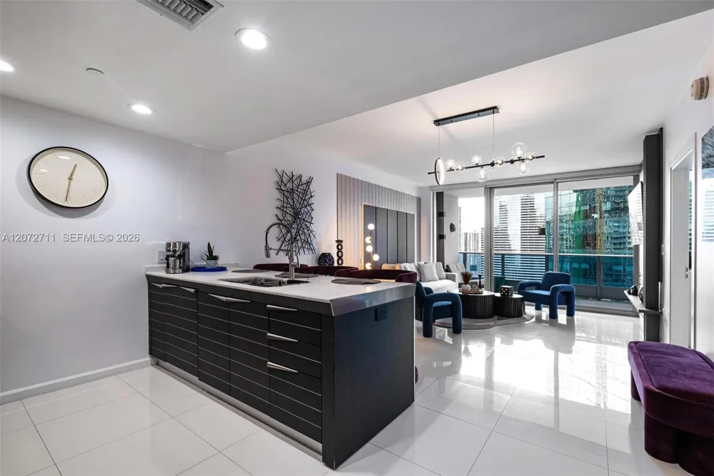 200 Biscayne Boulevard Way #3311 Miami, FL 33131