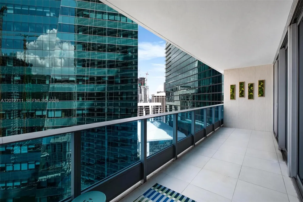 200 Biscayne Boulevard Way #3311 Miami, FL 33131