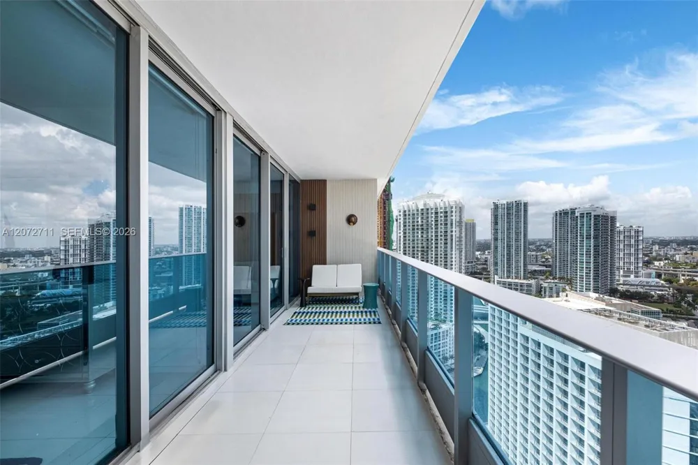 200 Biscayne Boulevard Way #3311 Miami, FL 33131