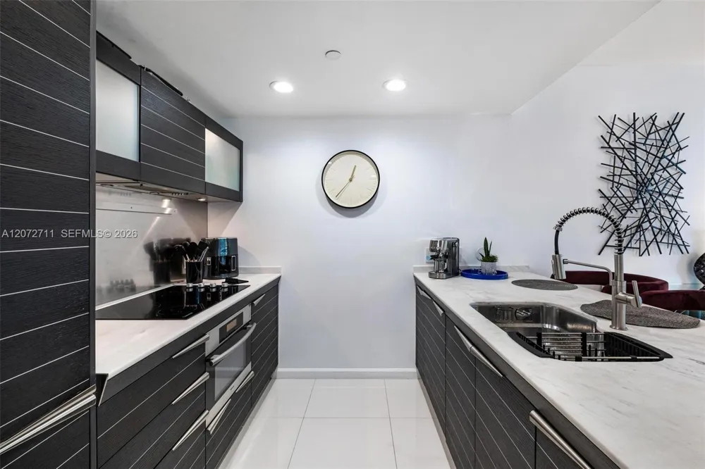 200 Biscayne Boulevard Way #3311 Miami, FL 33131
