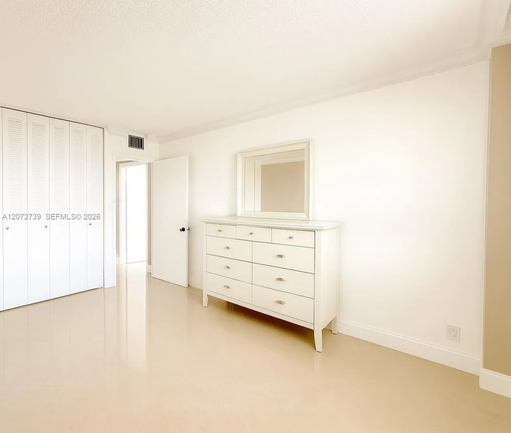 2780 NE 183rd St #717 Aventura, FL 33160