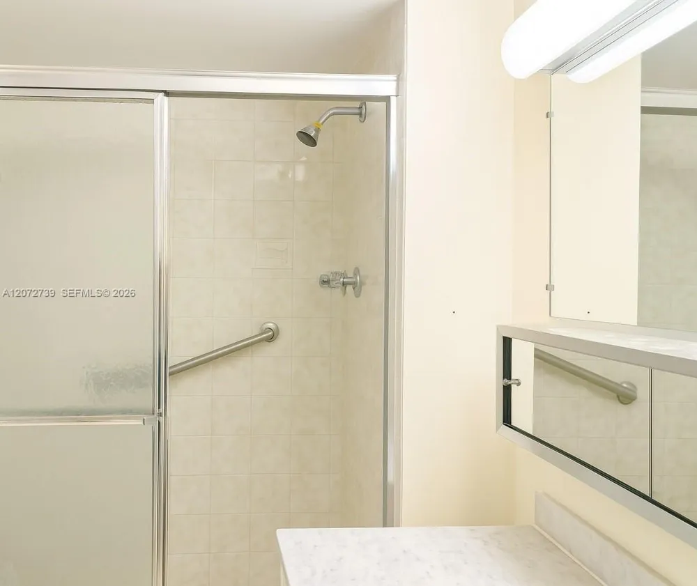 2780 NE 183rd St #717 Aventura, FL 33160