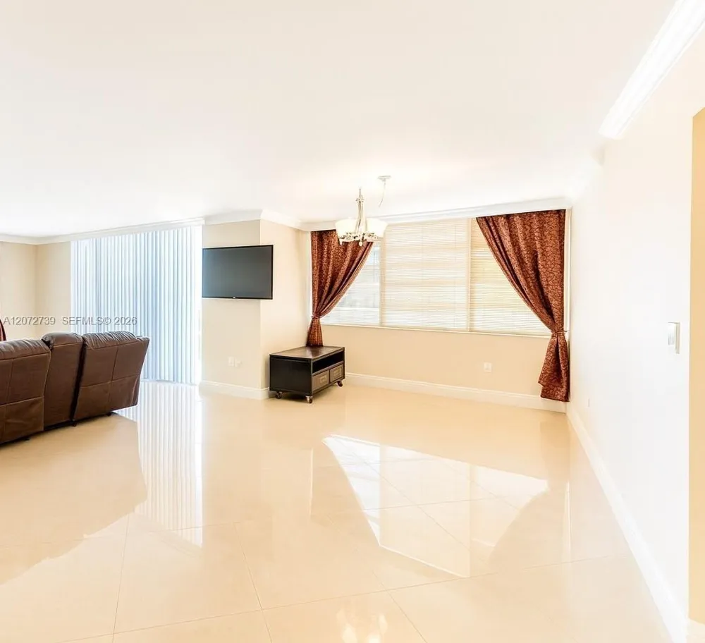 2780 NE 183rd St #717 Aventura, FL 33160