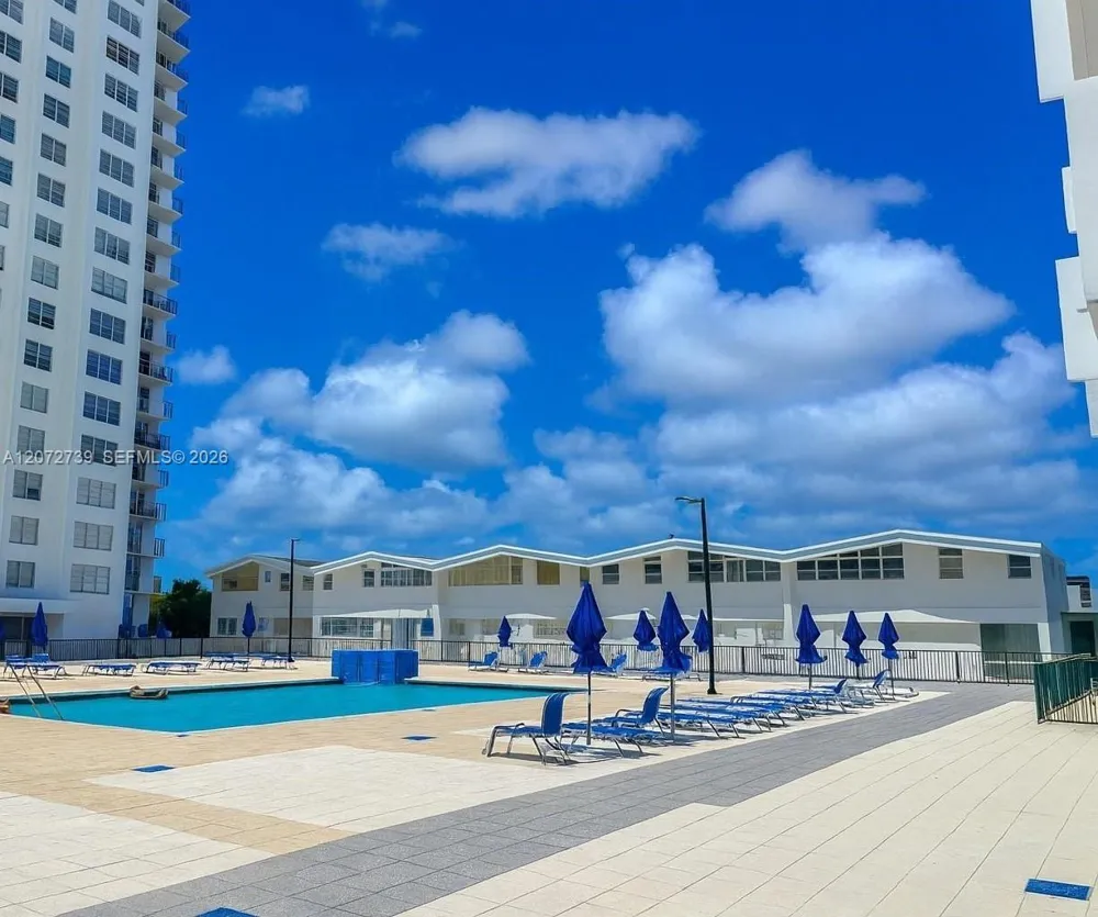 2780 NE 183rd St #717 Aventura, FL 33160