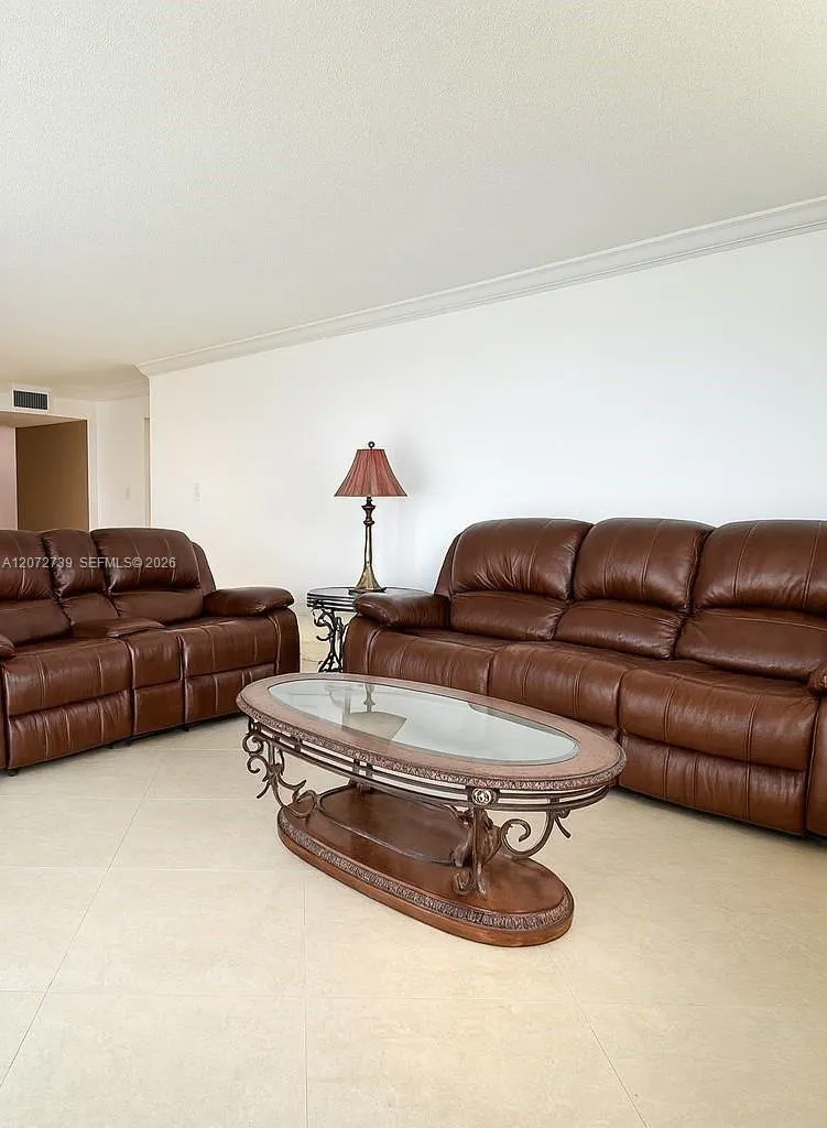 2780 NE 183rd St #717 Aventura, FL 33160
