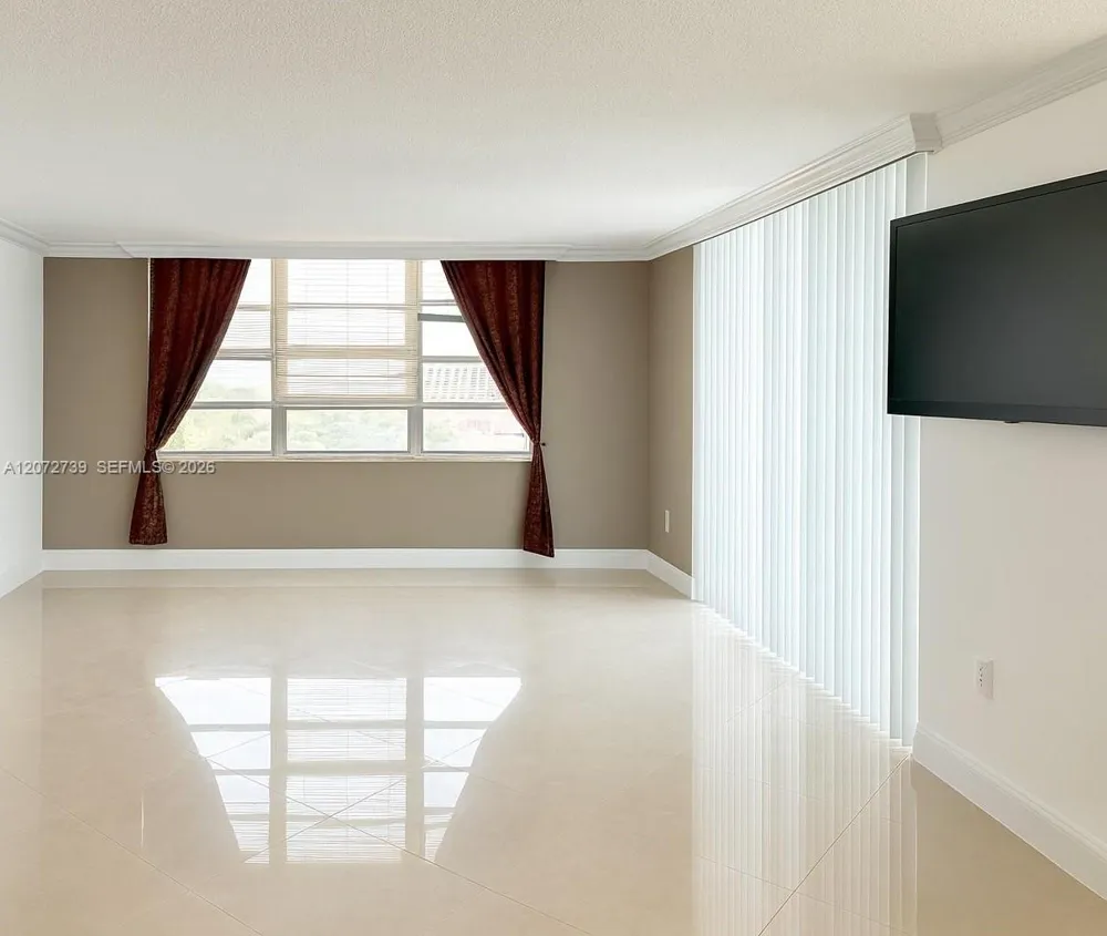 2780 NE 183rd St #717 Aventura, FL 33160