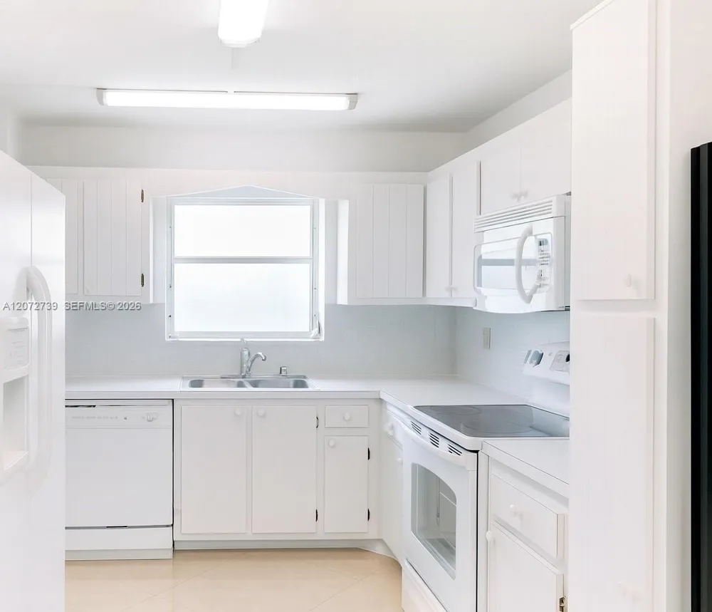 2780 NE 183rd St #717 Aventura, FL 33160