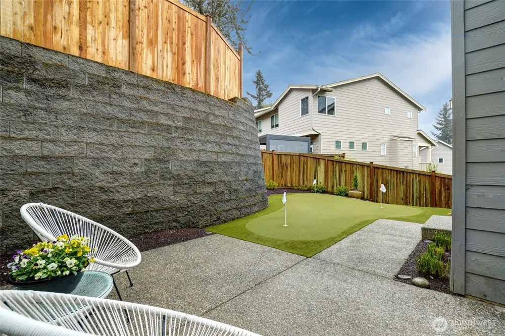 12823 65th Place W Edmonds, WA 98026