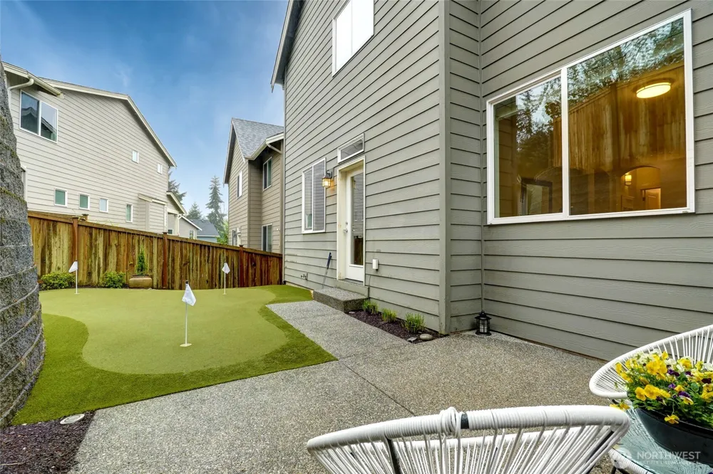 12823 65th Place W Edmonds, WA 98026