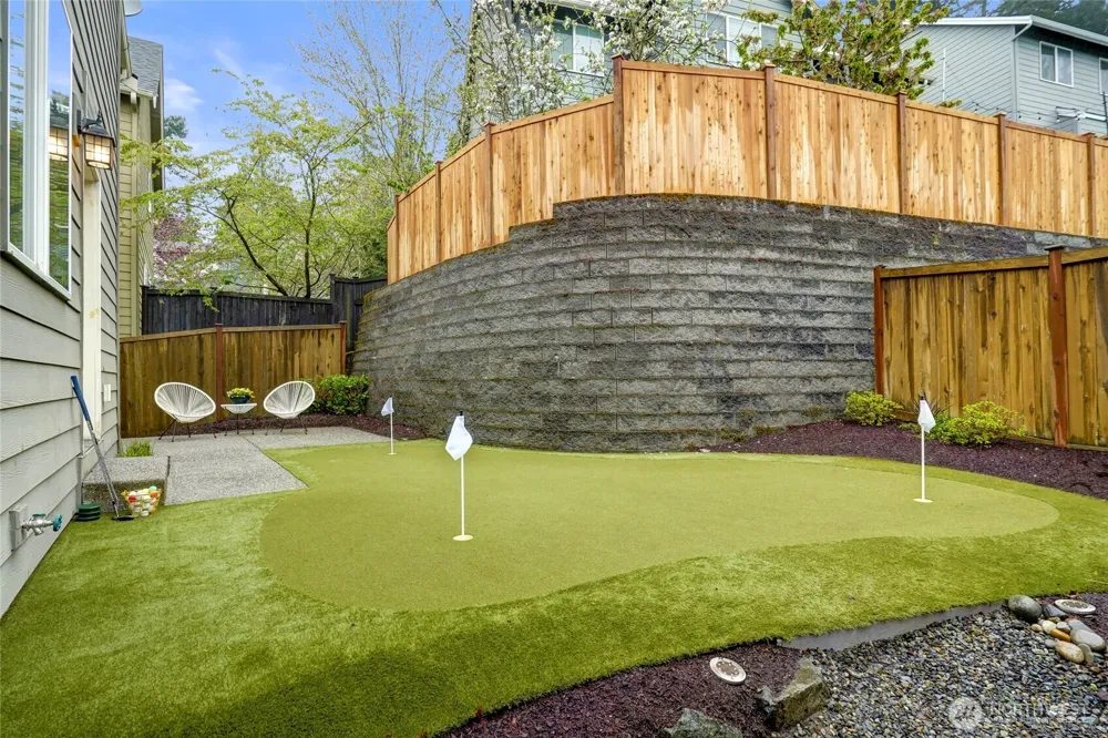 12823 65th Place W Edmonds, WA 98026