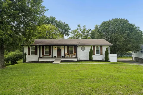 138 East Dr