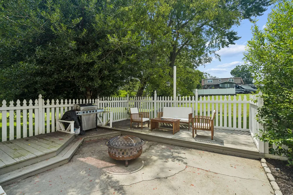 138 East Dr Hendersonville, TN 37075