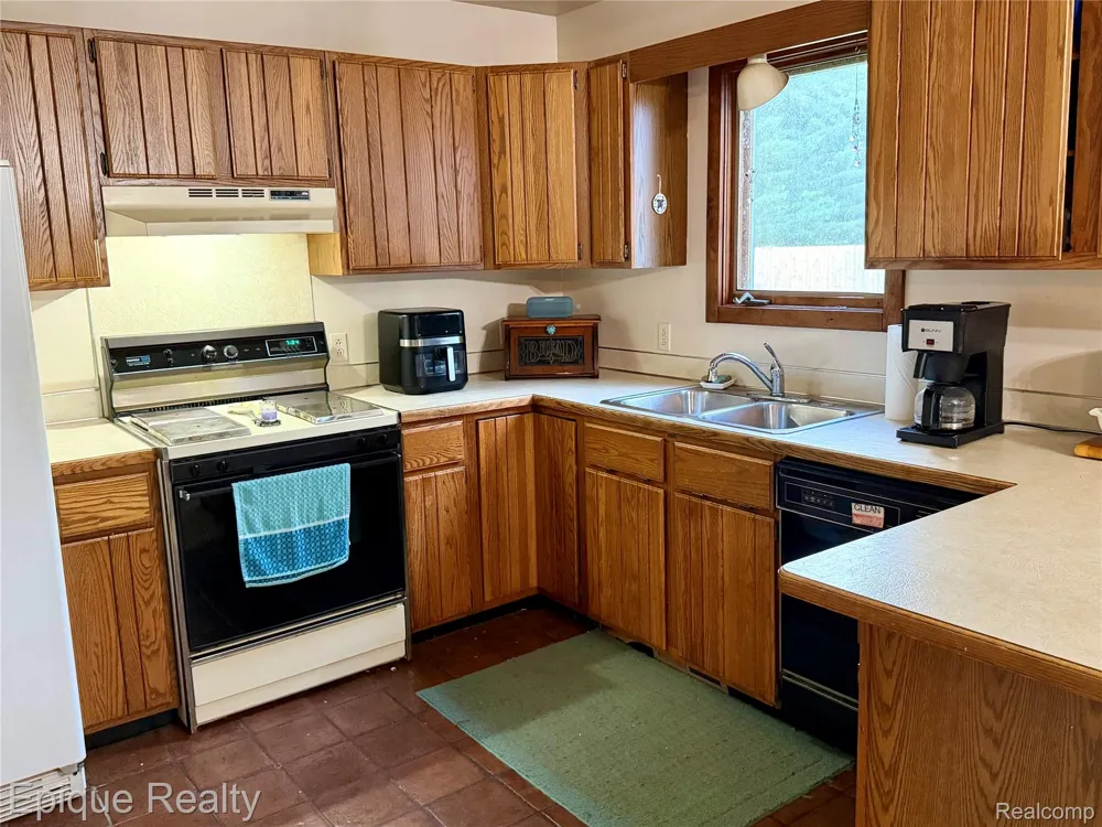 8484 Wesley Drive Flushing Charter Township, MI 48433