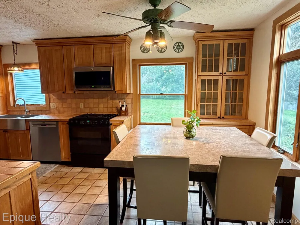 8484 Wesley Drive Flushing Charter Township, MI 48433