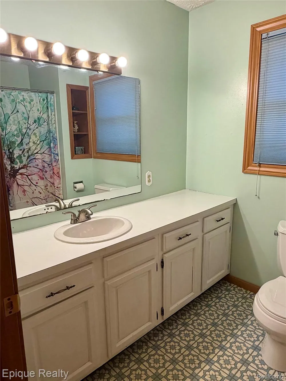 8484 Wesley Drive Flushing Charter Township, MI 48433