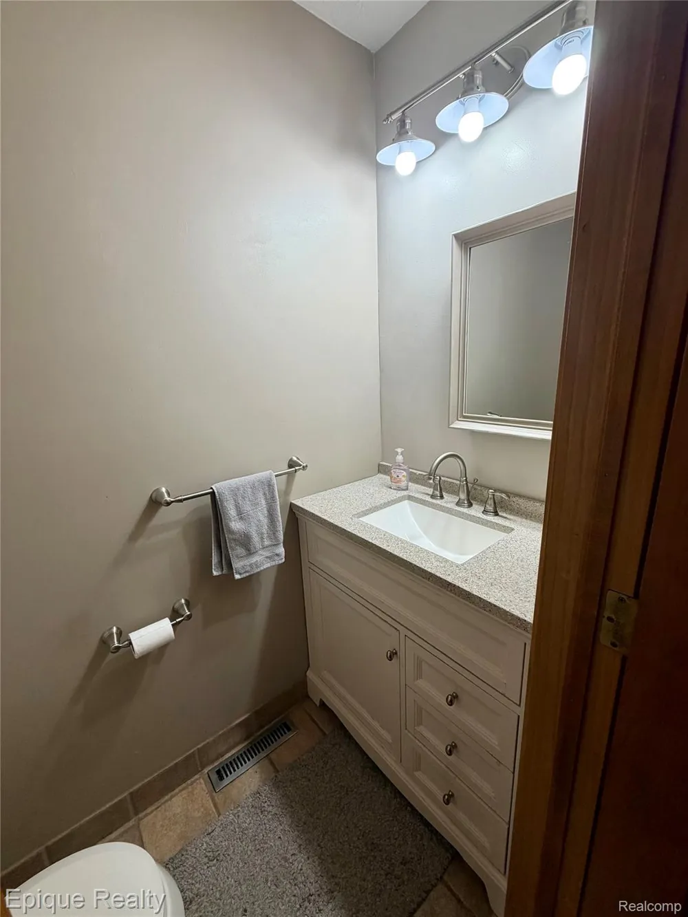 8484 Wesley Drive Flushing Charter Township, MI 48433