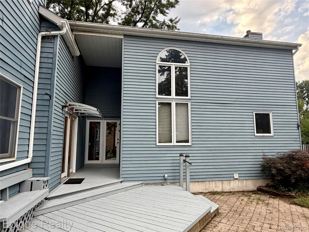 8484 Wesley Drive Flushing Charter Township, MI 48433