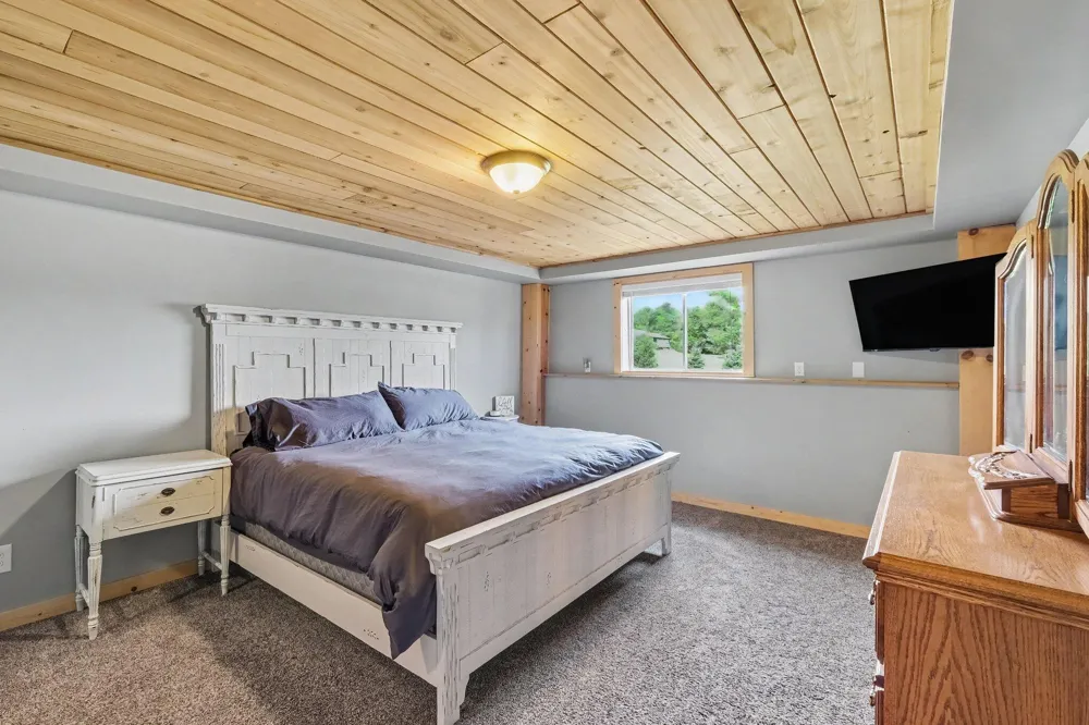 10320 Lincoln Lake Avenue NE Oakfield Township, MI 48838