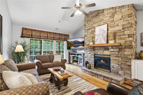 92 Gleneagle Court #302B