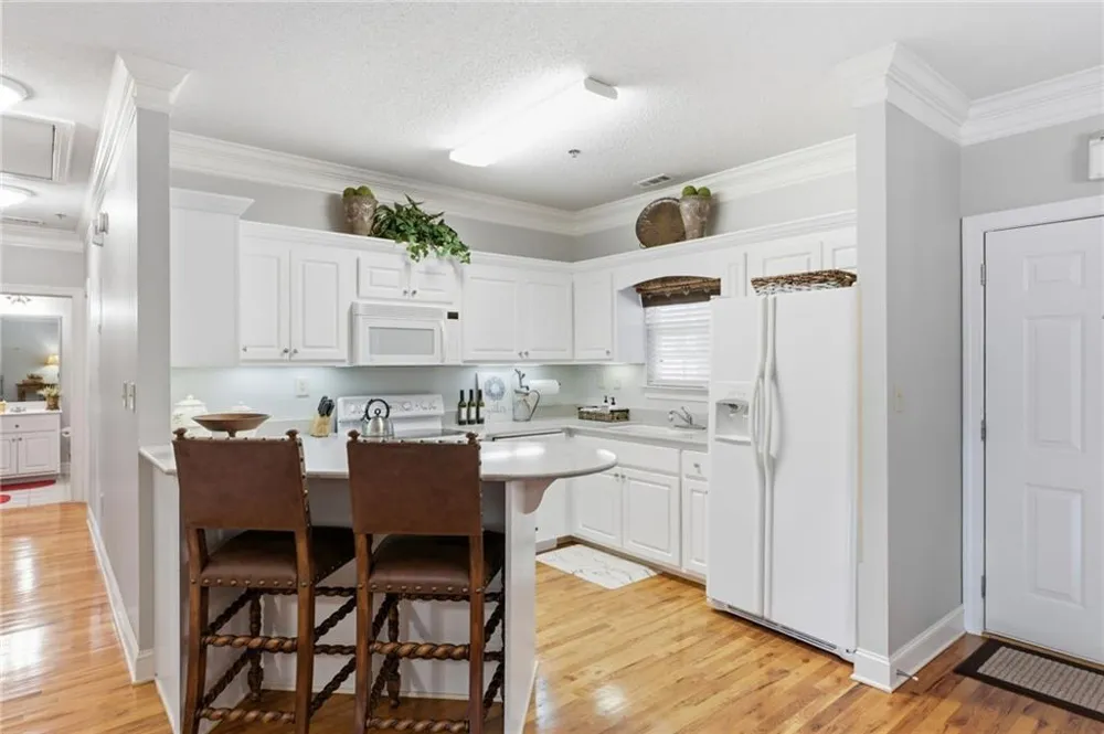 92 Gleneagle Court #302B Clayton, GA 30525
