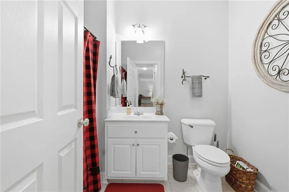92 Gleneagle Court #302B Clayton, GA 30525