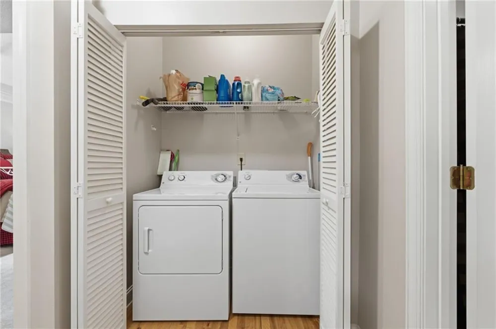 92 Gleneagle Court #302B Clayton, GA 30525